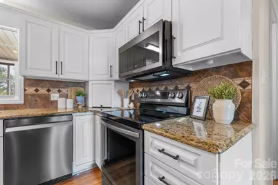 1801 Twin Ponds Drive, Hickory, NC 28602 - Photo 11