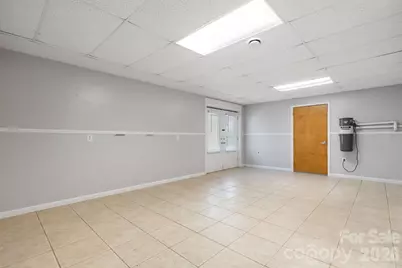 1801 Twin Ponds Drive, Hickory, NC 28602 - Photo 27