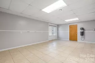 1801 Twin Ponds Dr, Hickory, NC 28602 - Photo 27