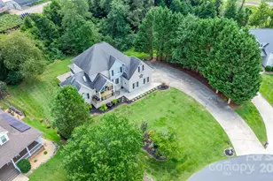 1801 Twin Ponds Dr, Hickory, NC 28602 - Photo 3