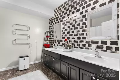 1801 Twin Ponds Drive, Hickory, NC 28602 - Photo 29