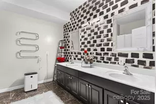 1801 Twin Ponds Dr, Hickory, NC 28602 - Photo 29