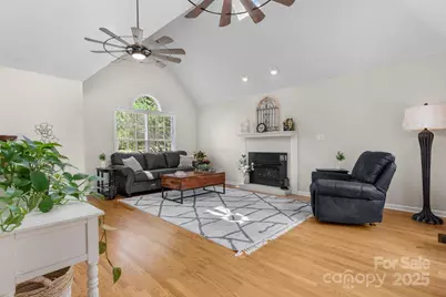 1801 Twin Ponds Drive, Hickory, NC 28602 - Photo 7