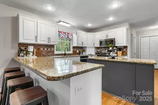 1801 Twin Ponds Dr, Hickory, NC 28602 - Photo 11