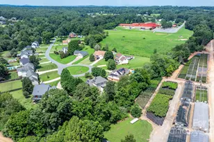 1801 Twin Ponds Dr, Hickory, NC 28602 - Photo 41