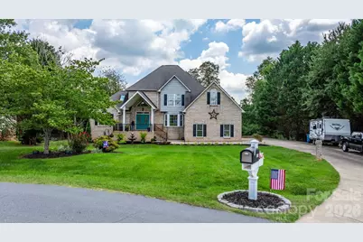 1801 Twin Ponds Drive, Hickory, NC 28602 - Photo 3