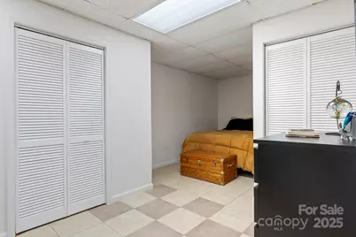 1801 Twin Ponds Drive, Hickory, NC 28602 - Photo 31