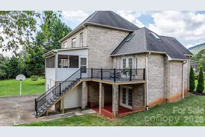 1801 Twin Ponds Drive, Hickory, NC 28602 - Photo 33