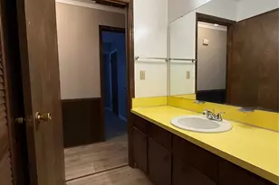 1122 Bridges St, Shelby, NC 28150 - Photo 9