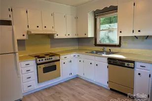 1122 Bridges St, Shelby, NC 28150 - Photo 7