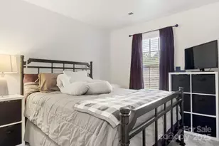 8211 Carob Tree Ln, Charlotte, NC 28215 - Photo 11