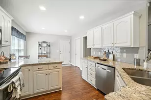 8877 Oldenburg Dr, Mount Pleasant, NC 28124 - Photo 7