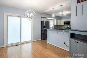 39 Golden Oaks Ln, Fletcher, NC 28732 - Photo 11