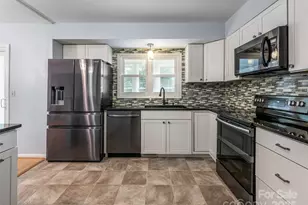 39 Golden Oaks Ln, Fletcher, NC 28732 - Photo 15