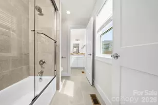 224 Oak Mdw Ln, Asheville, NC 28804 - Photo 31