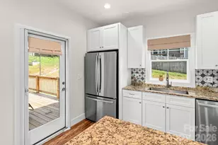 224 Oak Mdw Ln, Asheville, NC 28804 - Photo 13