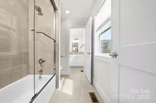 224 Oak Mdw Ln, Asheville, NC 28804 - Photo 31