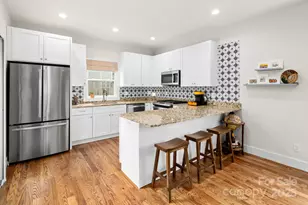 224 Oak Mdw Ln, Asheville, NC 28804 - Photo 11