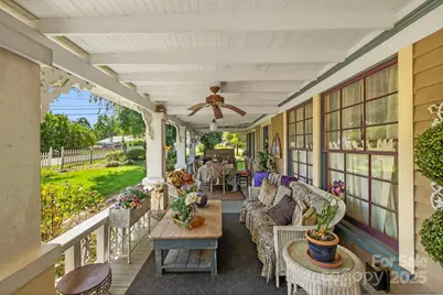 317 Courtland Boulevard, Hendersonville, NC 28791 - Photo 5