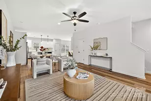 9717 Forest Dr, Charlotte, NC 28216 - Photo 5