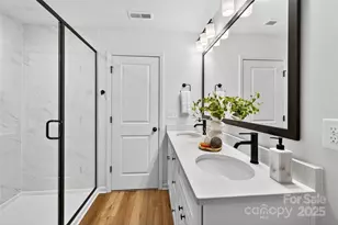 9717 Forest Dr, Charlotte, NC 28216 - Photo 23