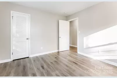 5520 The Plaza Road, Charlotte, NC 28215 - Photo 9