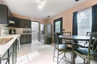 5541 Peachwood Drive, Charlotte, NC 28216 - Photo 7