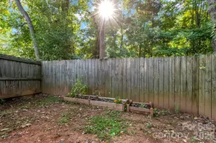 5541 Peachwood Dr, Charlotte, NC 28216 - Photo 19