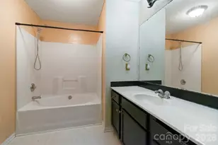 5541 Peachwood Dr, Charlotte, NC 28216 - Photo 15