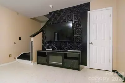 5541 Peachwood Drive, Charlotte, NC 28216 - Photo 5