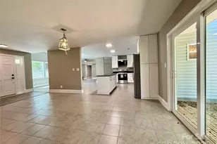 137 Forest Hills Dr, Gaffney, SC 29340 - Photo 7