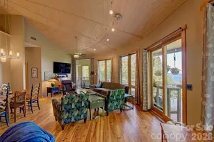 1024 Arrowhead Ridge Rd, Spruce Pine, NC 28777 - Photo 15