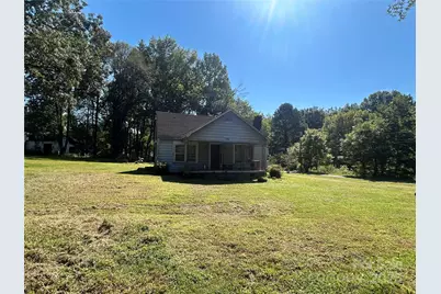 2009 Independence Square, Kannapolis, NC 28081 - Photo 3