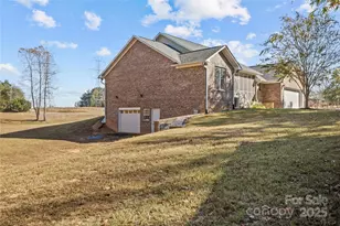 2247 Kingsburry Rd, York, SC 29745 - Photo 5