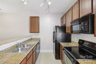 12720 Livengood Ln, Charlotte, NC 28269 - Photo 9