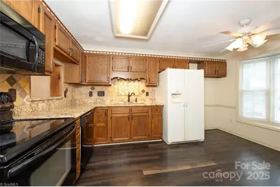 911 Shelby Drive #E, Greensboro, NC 27409 - Photo 7