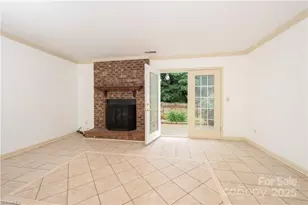 911 Shelby Dr, Greensboro, NC 27409 - Photo 15