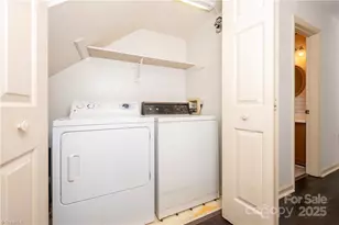 911 Shelby Dr, Greensboro, NC 27409 - Photo 11