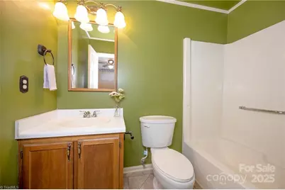 911 Shelby Drive #E, Greensboro, NC 27409 - Photo 23