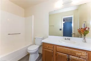 911 Shelby Dr, Greensboro, NC 27409 - Photo 27