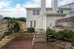 911 Shelby Dr, Greensboro, NC 27409 - Photo 5