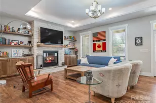 937 Monte Vista Rd, Candler, NC 28715 - Photo 7