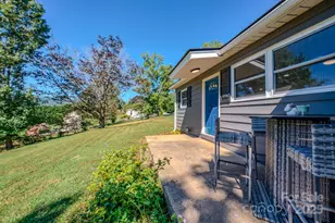 26 Center St, Candler, NC 28715 - Photo 23