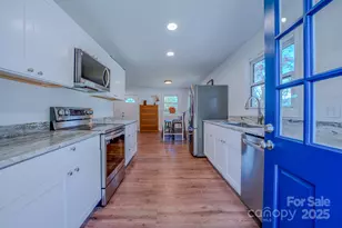 26 Center St, Candler, NC 28715 - Photo 5