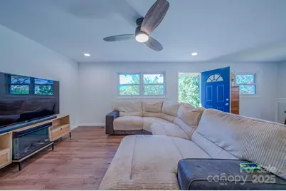 26 Center Street, Candler, NC 28715 - Photo 3