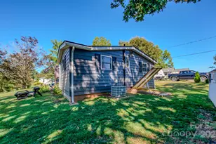 26 Center St, Candler, NC 28715 - Photo 25