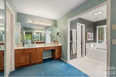 2240 E Cumming Woods Lane, Hendersonville, NC 28739 - Photo 19