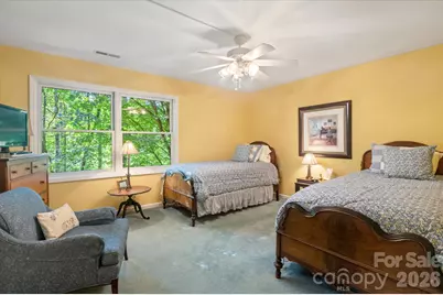 2240 E Cumming Woods Lane, Hendersonville, NC 28739 - Photo 25