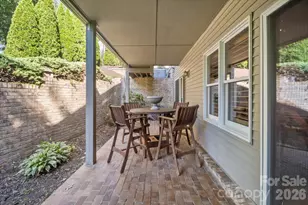 2240 E Cumming Woods Ln, Hendersonville, NC 28739 - Photo 23