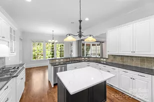 8928 Heydon Hall Cir, Charlotte, NC 28210 - Photo 7